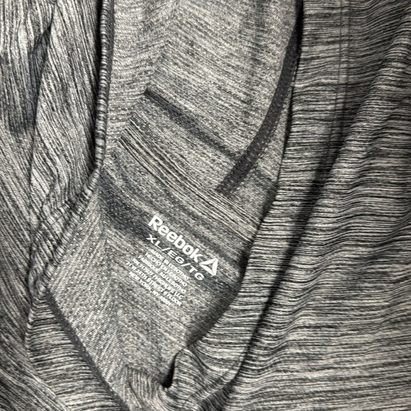 Reebok top xl // 082837 - Picture 2 of 2